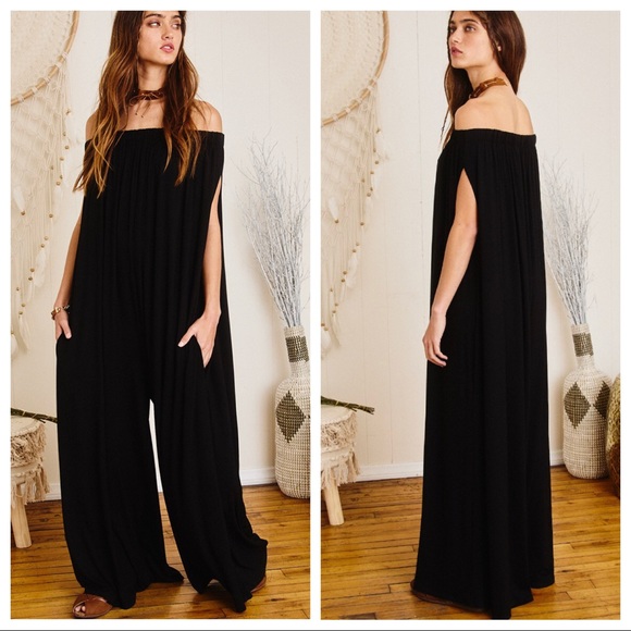 12 ✨Fabulous Off The Shoulder Cape Jumpsuit - Picture 4 of 5